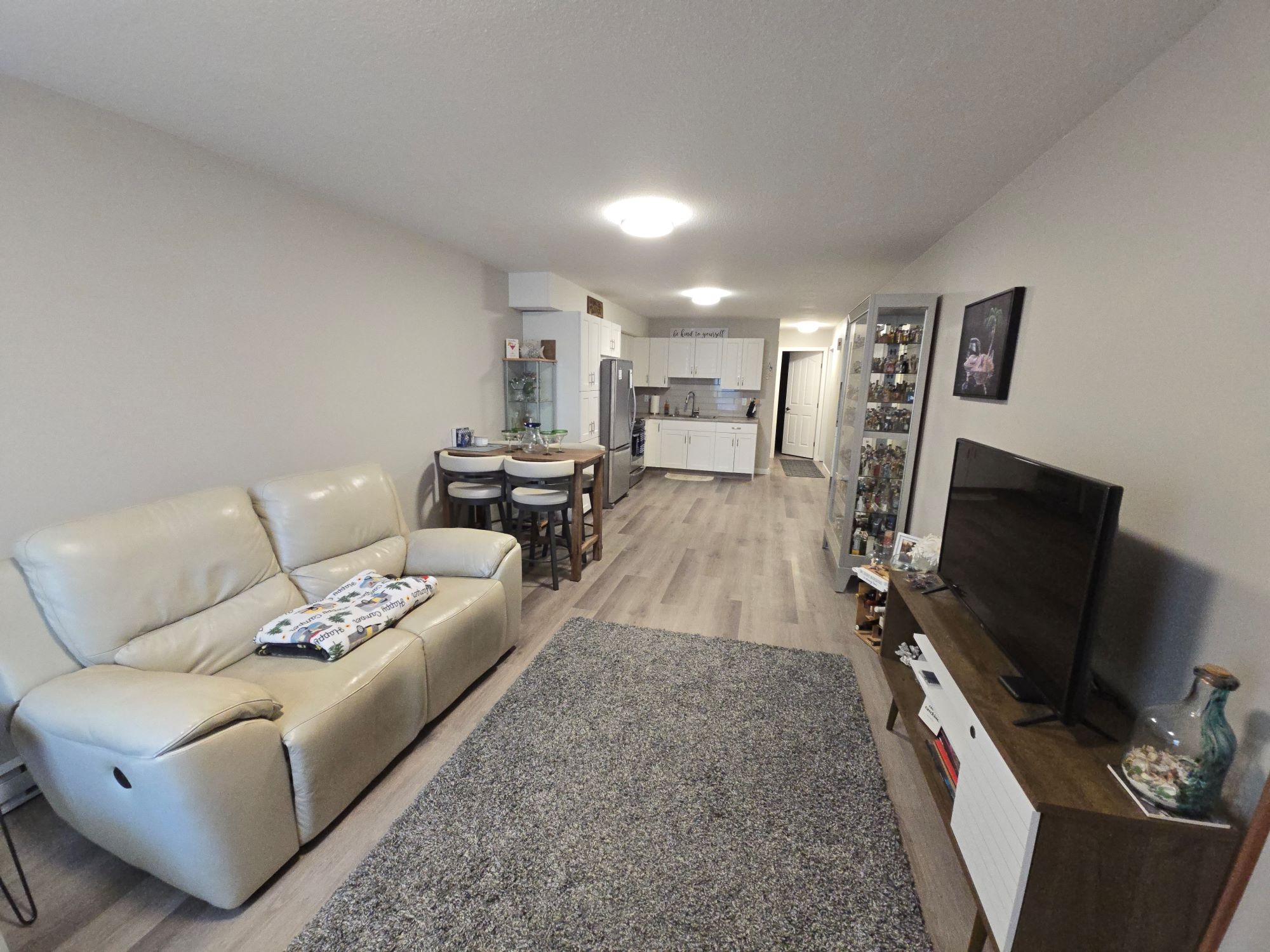 2 Bedrooms Bedrooms, ,1 BathroomBathrooms,Single Family,For Rent,0,1185