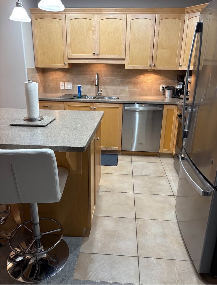 2 Bedrooms Bedrooms, ,2 BathroomsBathrooms,Apartment,For Rent,0,1159