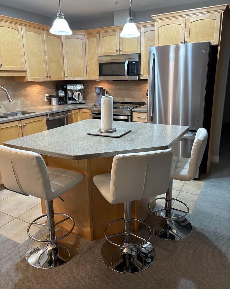 2 Bedrooms Bedrooms, ,2 BathroomsBathrooms,Apartment,For Rent,0,1159