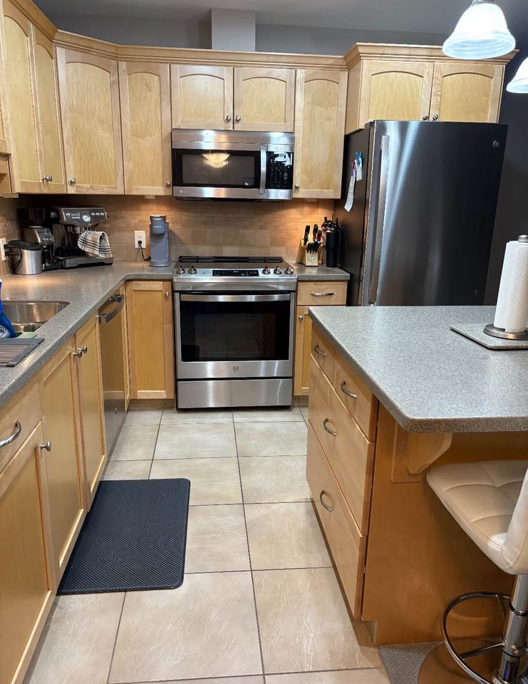 2 Bedrooms Bedrooms, ,2 BathroomsBathrooms,Apartment,For Rent,0,1159